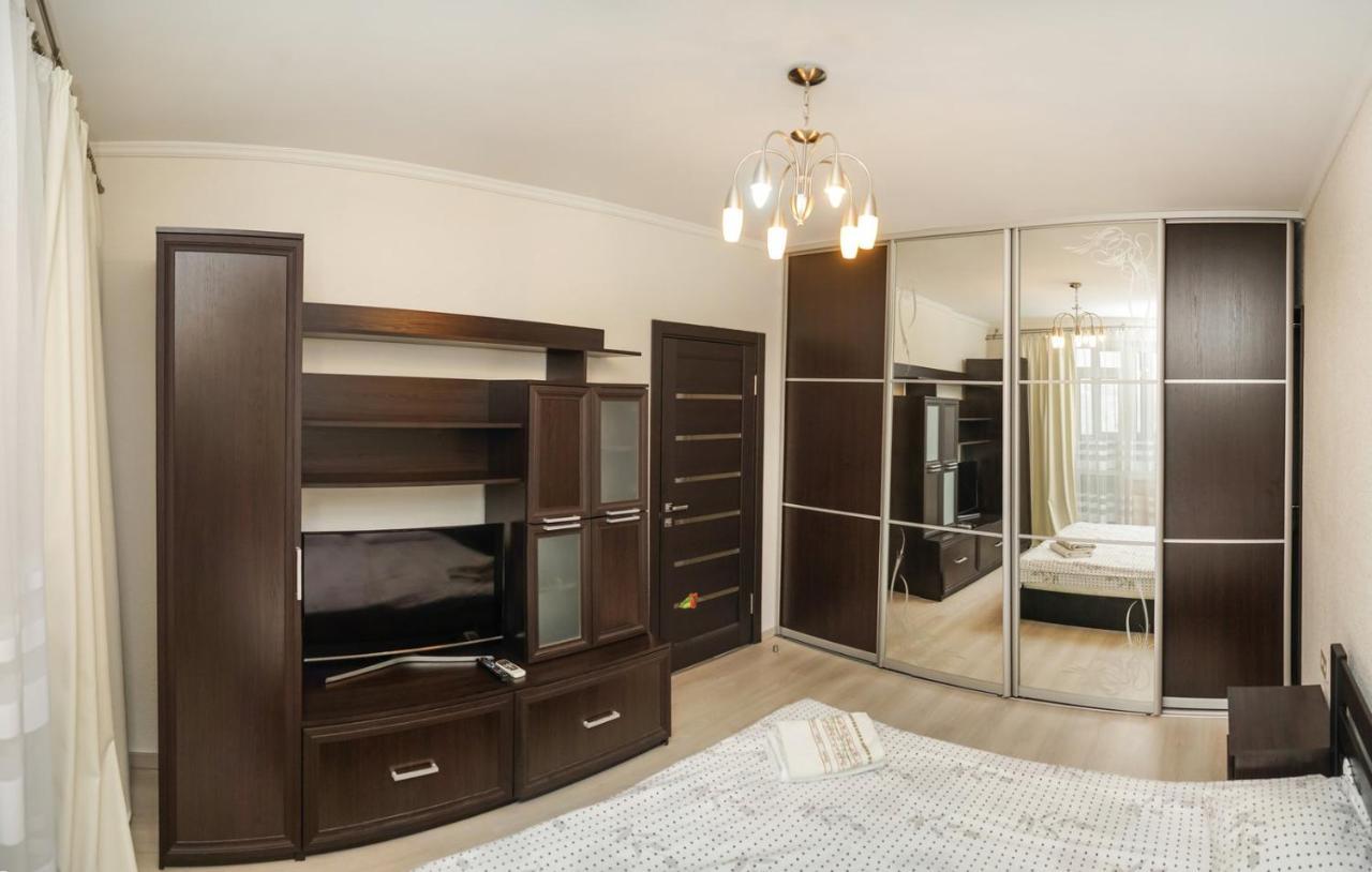 Kyiv Apartment On Chornovola 27 Eksteriør billede